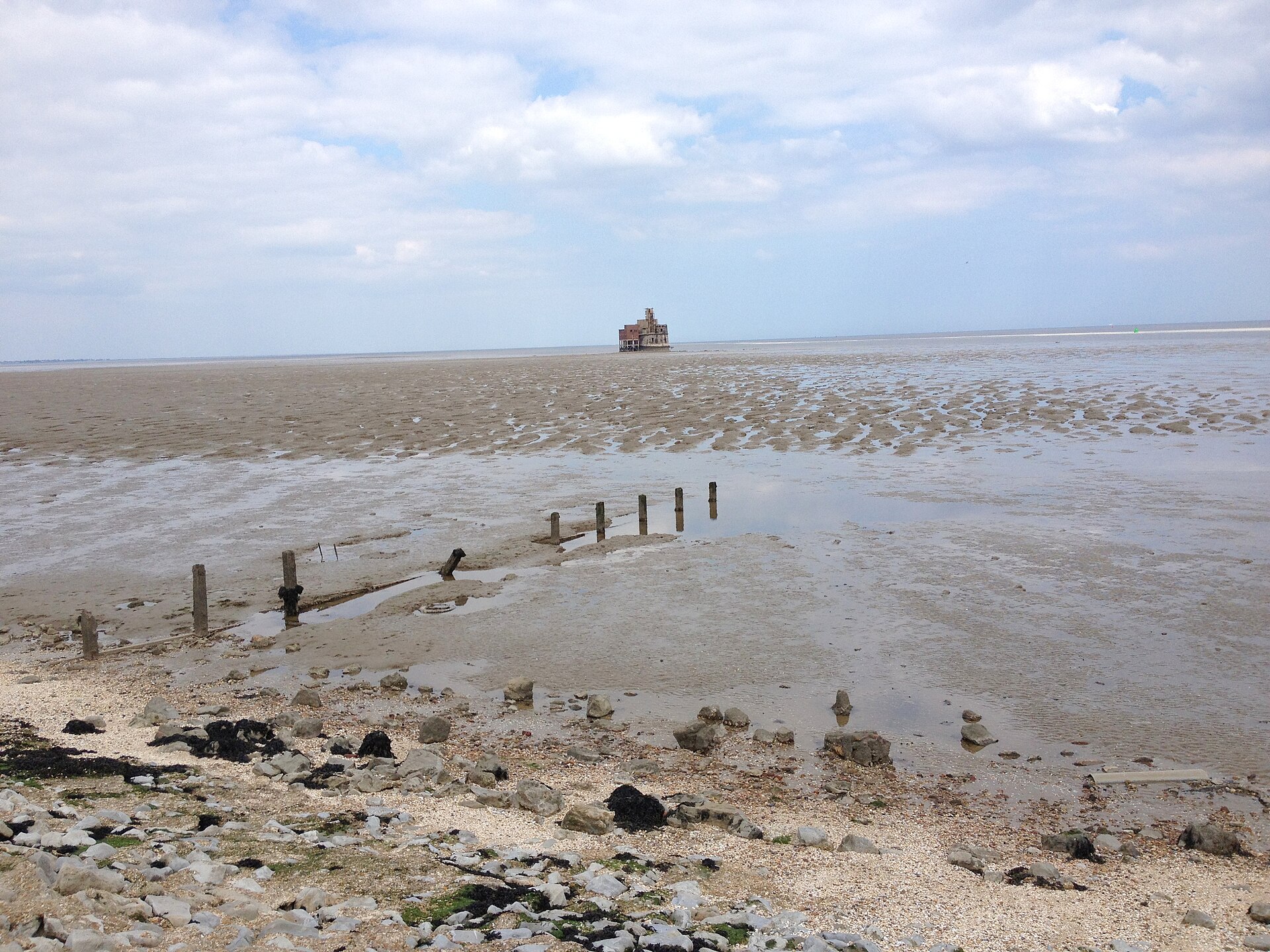 Grain Tower und der Damm bei Niedrigwasser